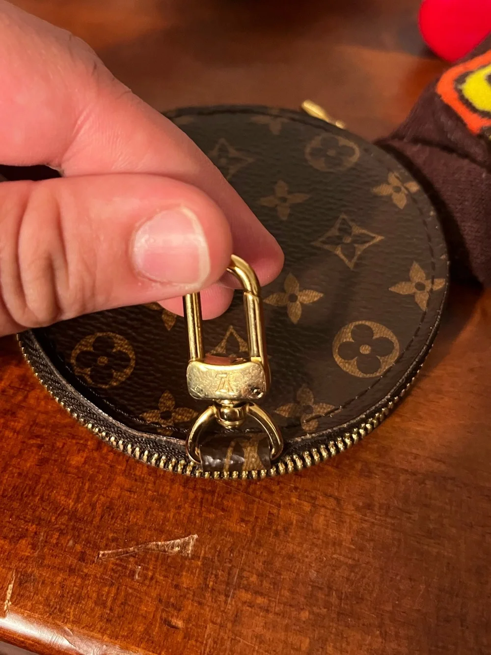 Louis Vuitton round louis